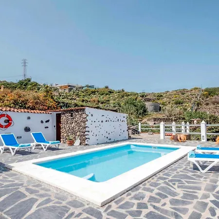 Sleeps 4 With Pool ヴィラ *